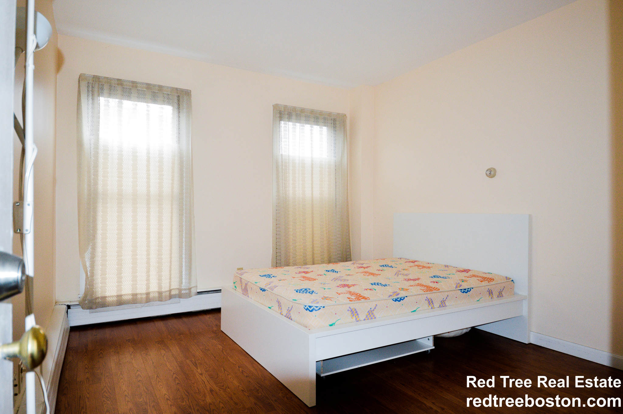 28 Juniper St, Brookline Village