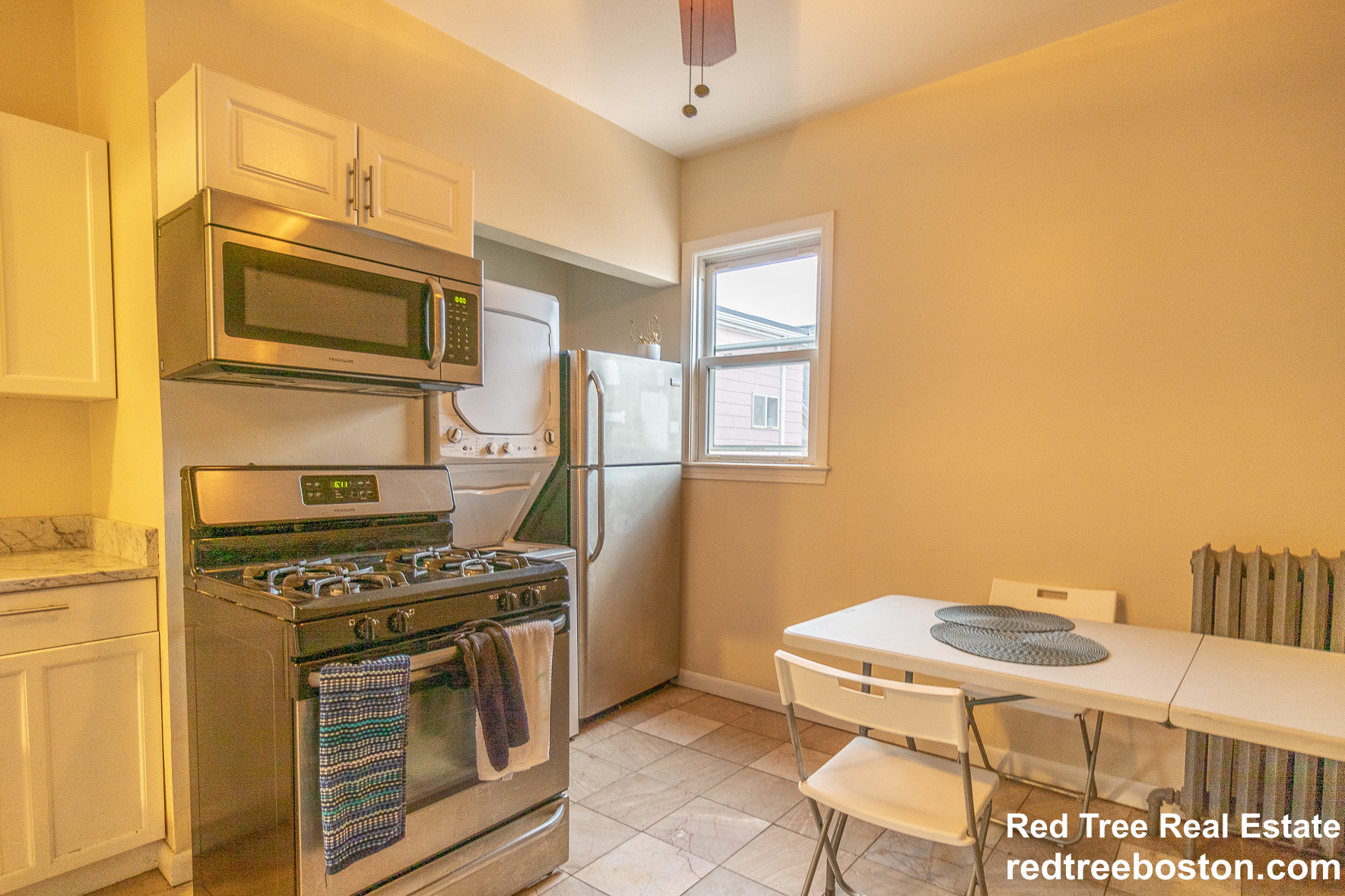 438 Meridian St, East Boston