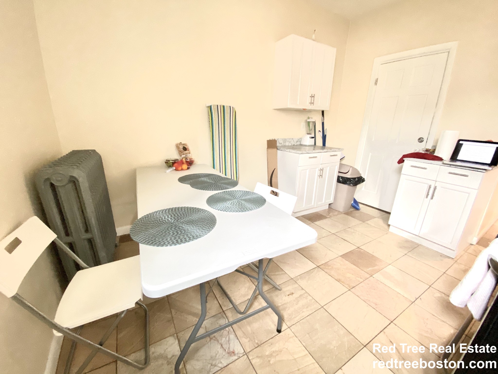 438 Meridian St, East Boston