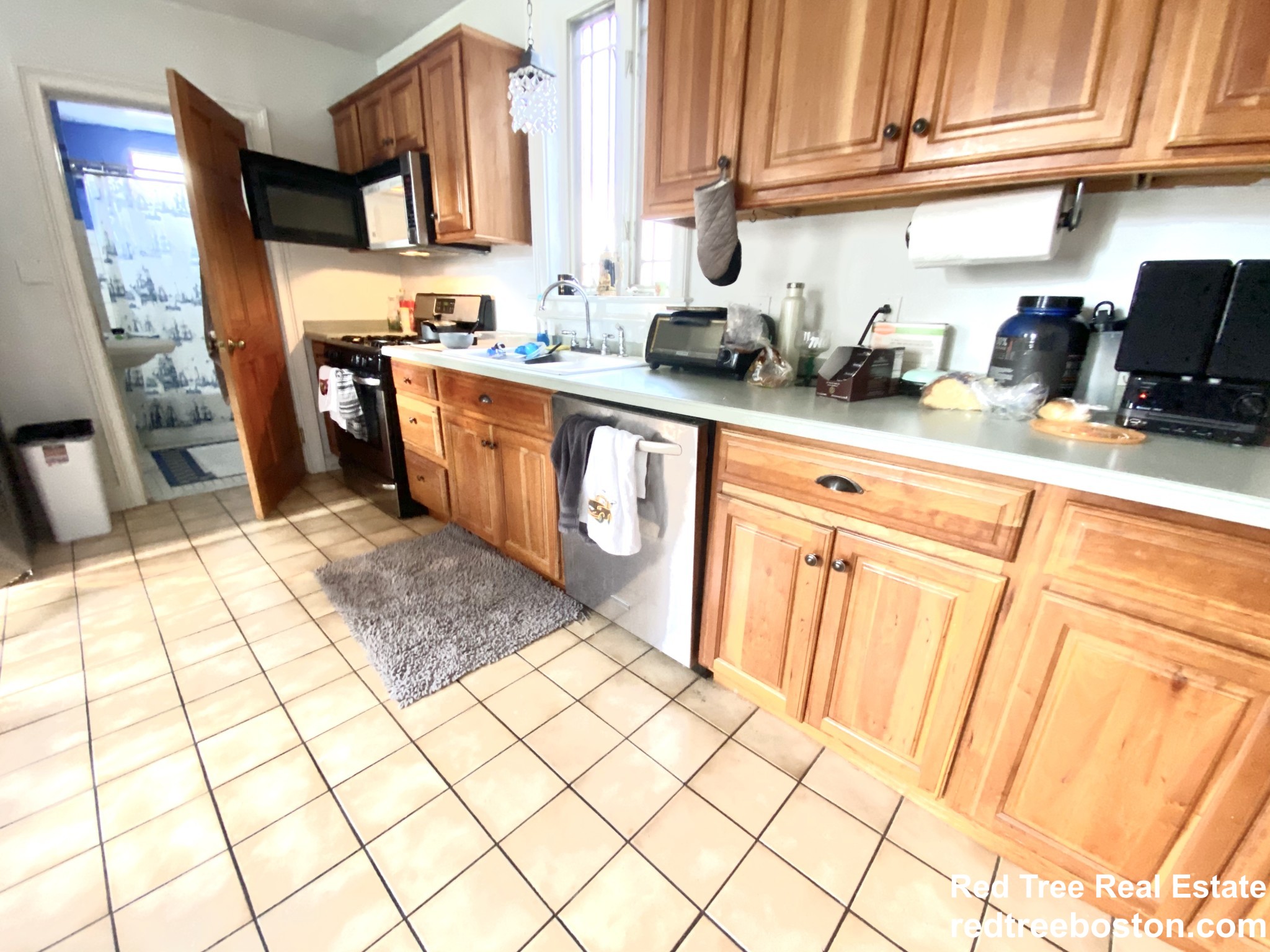 220 Saratoga St, East Boston