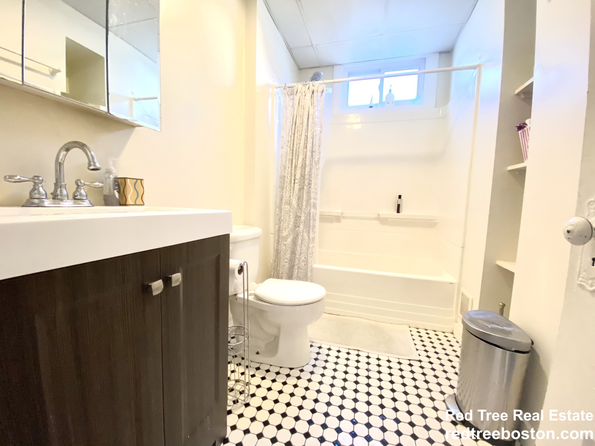 756 Saratoga St, East Boston