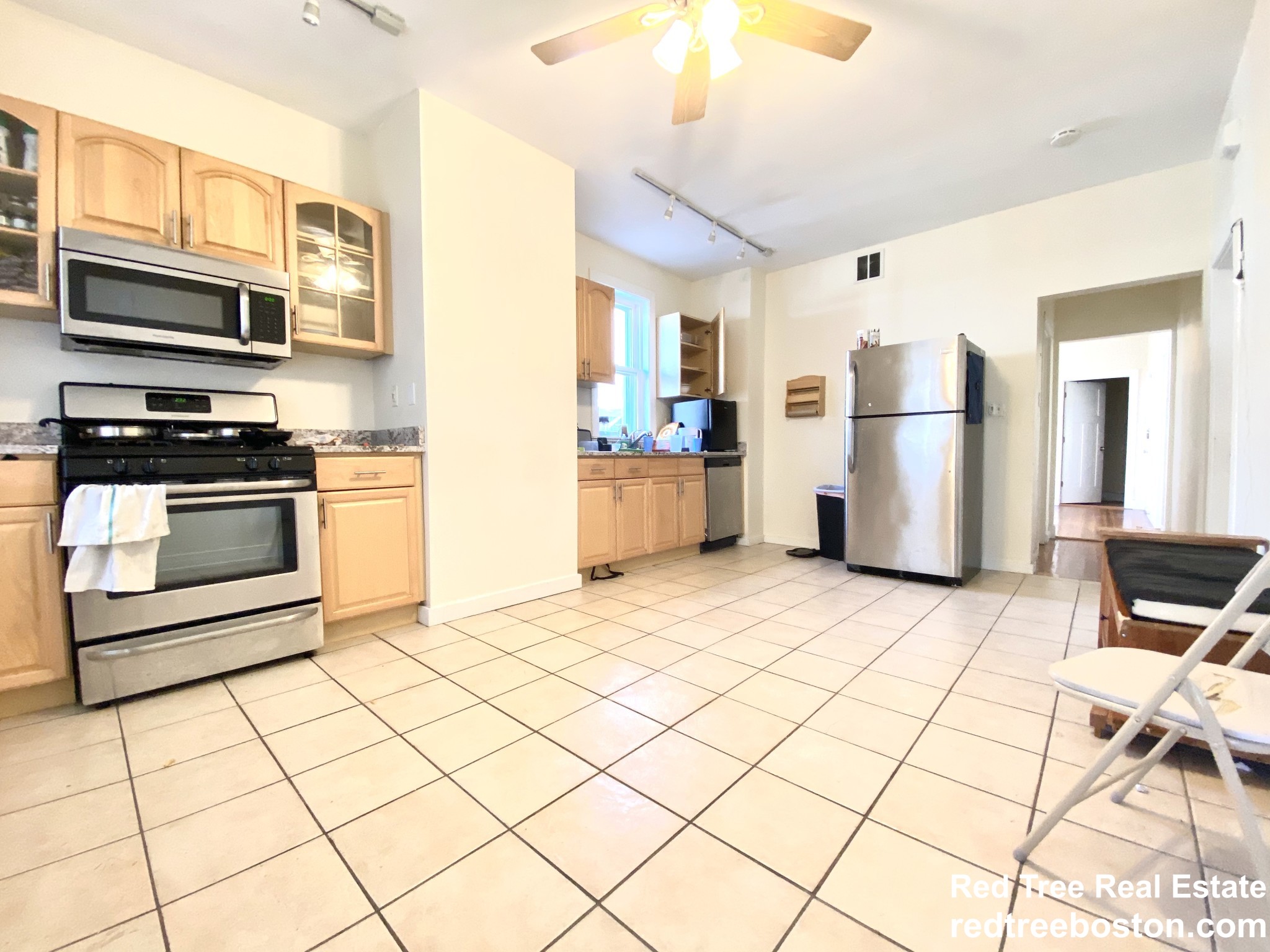 756 Saratoga St, East Boston