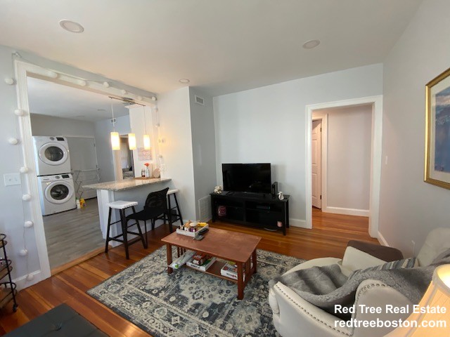 28 Hunnewell Ave, Brighton