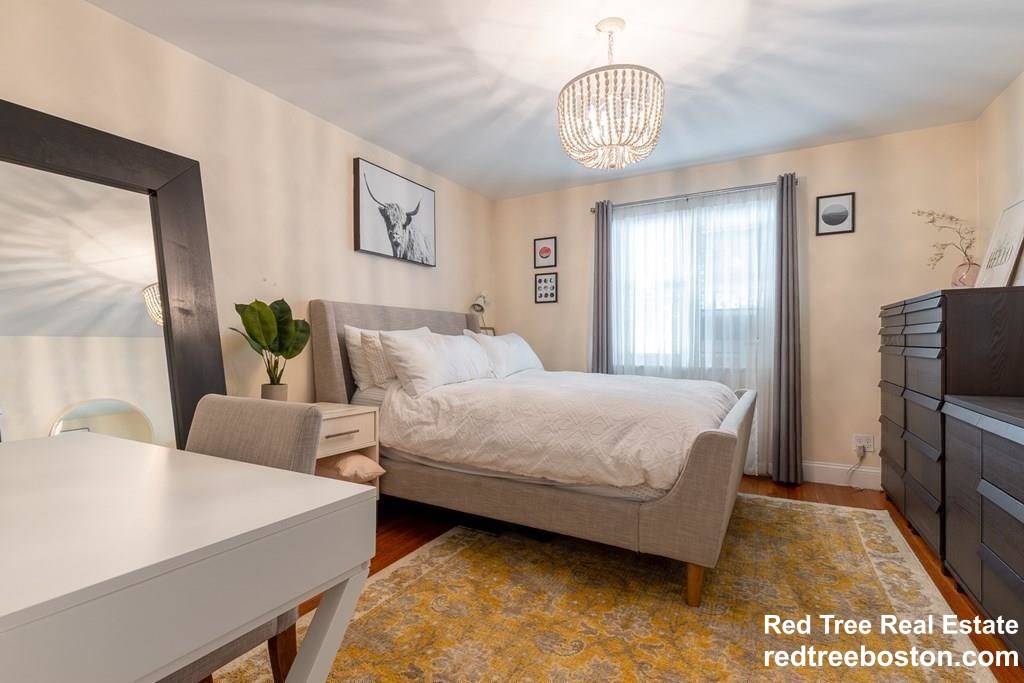 19 Alton Ct, Coolidge Corner