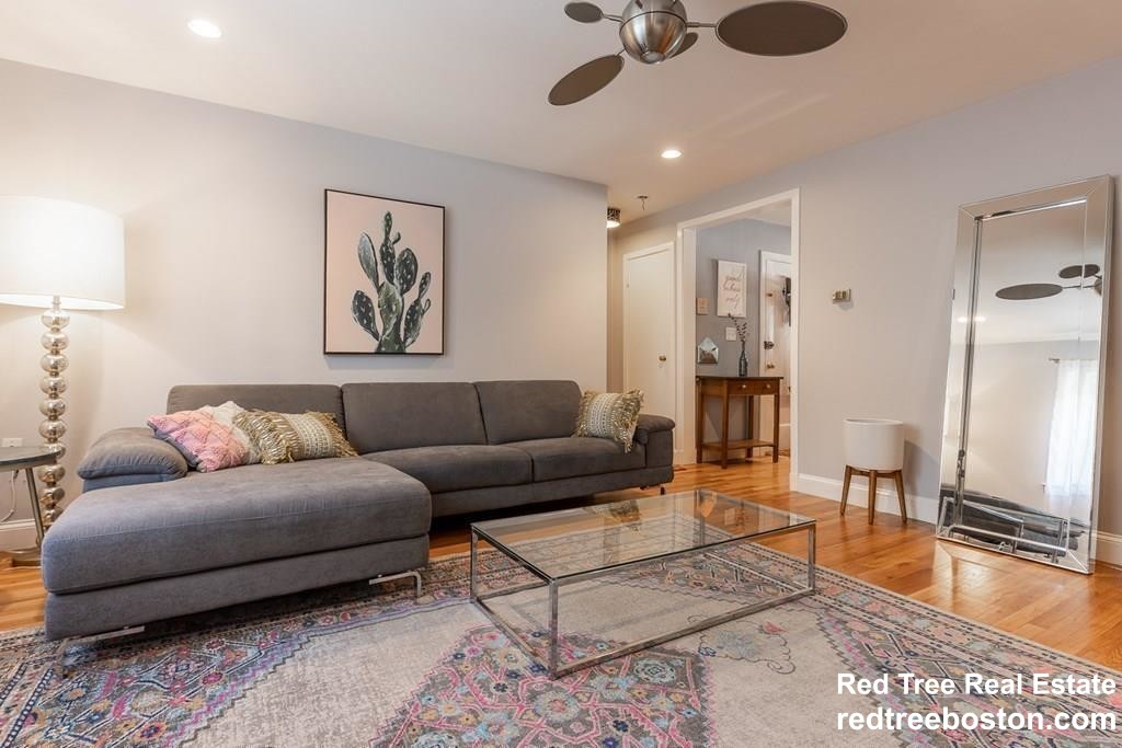 19 Alton Ct, Coolidge Corner