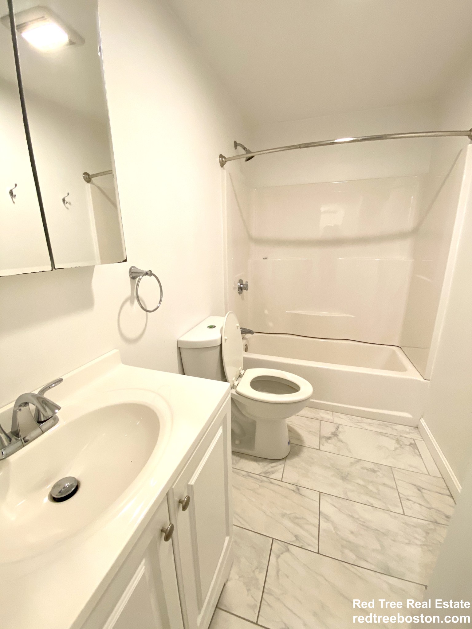 662 Saratoga St, East Boston