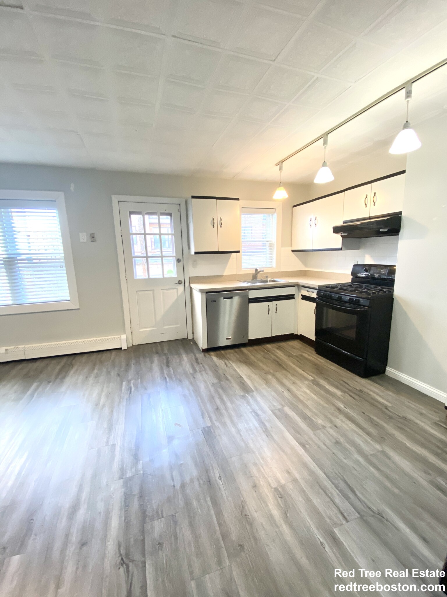 195 Maverick St, East Boston