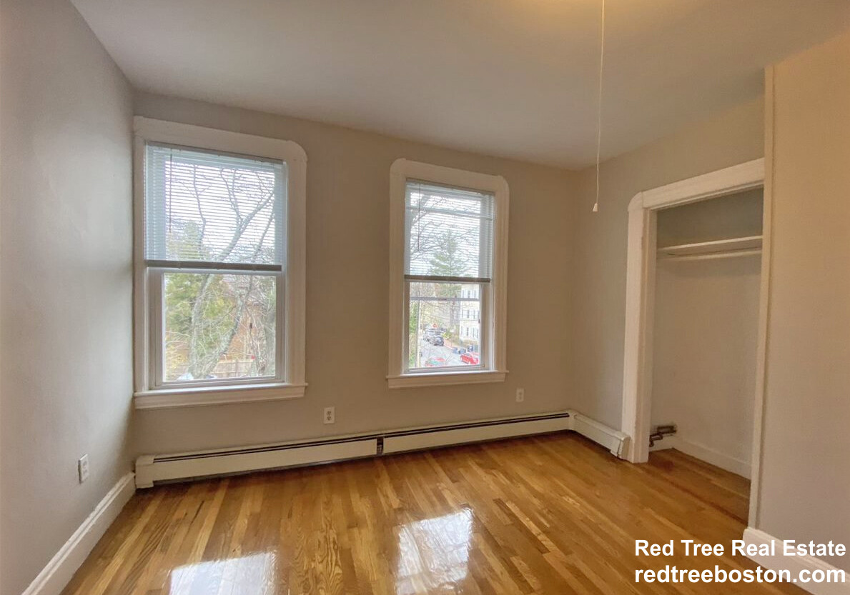 2 Belvidere Pl, Central Square