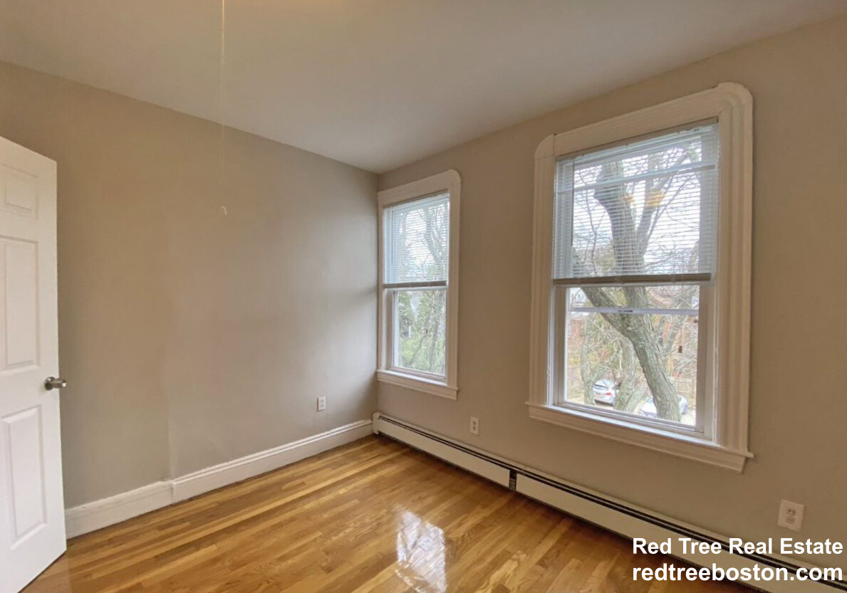 2 Belvidere Pl, Central Square