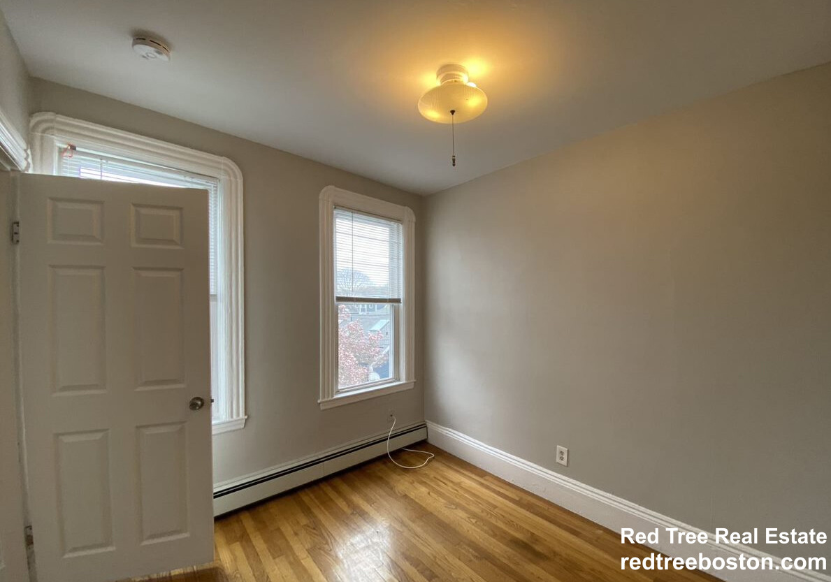 2 Belvidere Pl, Central Square