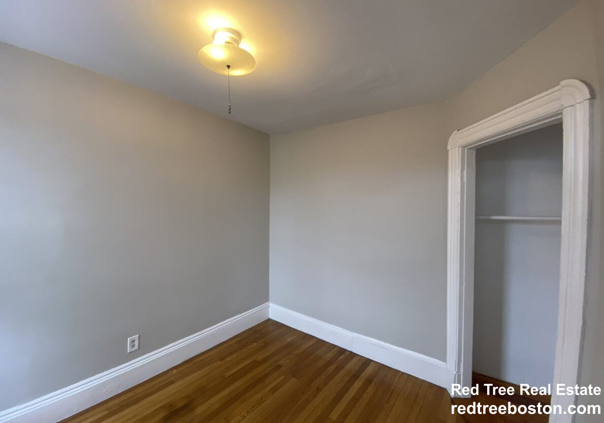 2 Belvidere Pl, Central Square