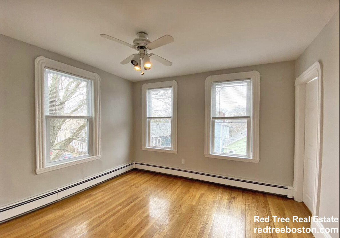 2 Belvidere Pl, Central Square