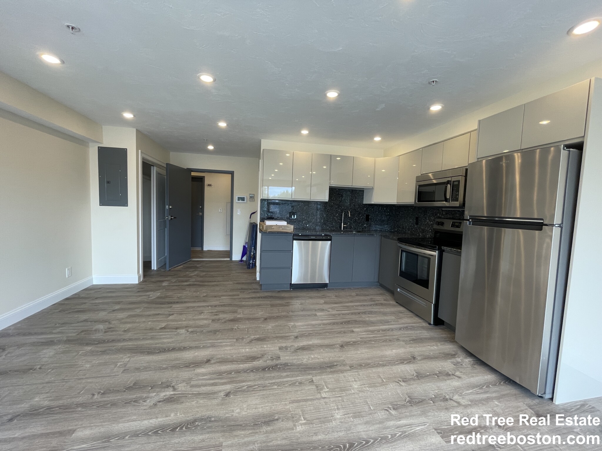 1028 Commonwealth Ave, Fenway