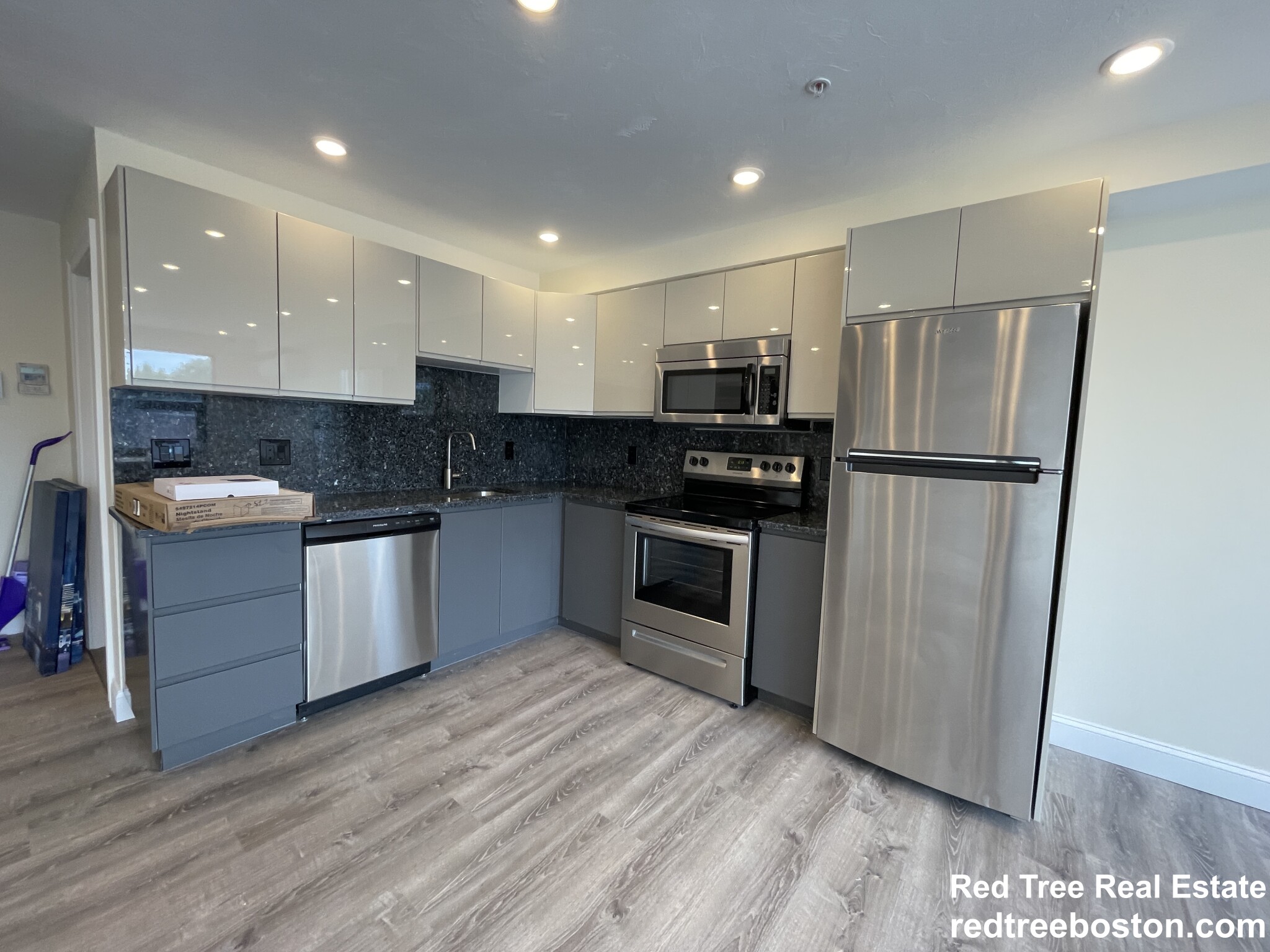 1028 Commonwealth Ave, Fenway