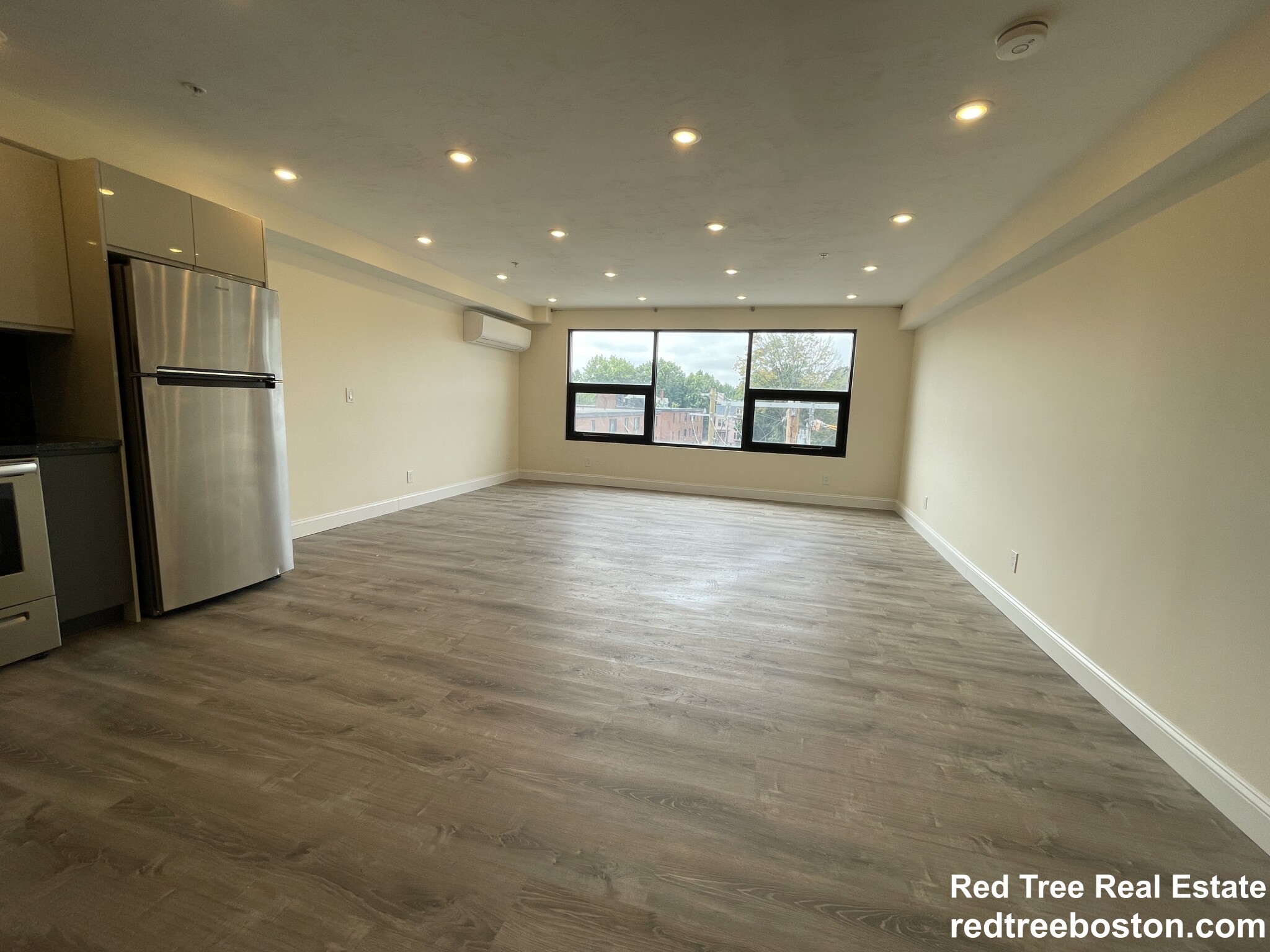 1028 Commonwealth Ave, Fenway