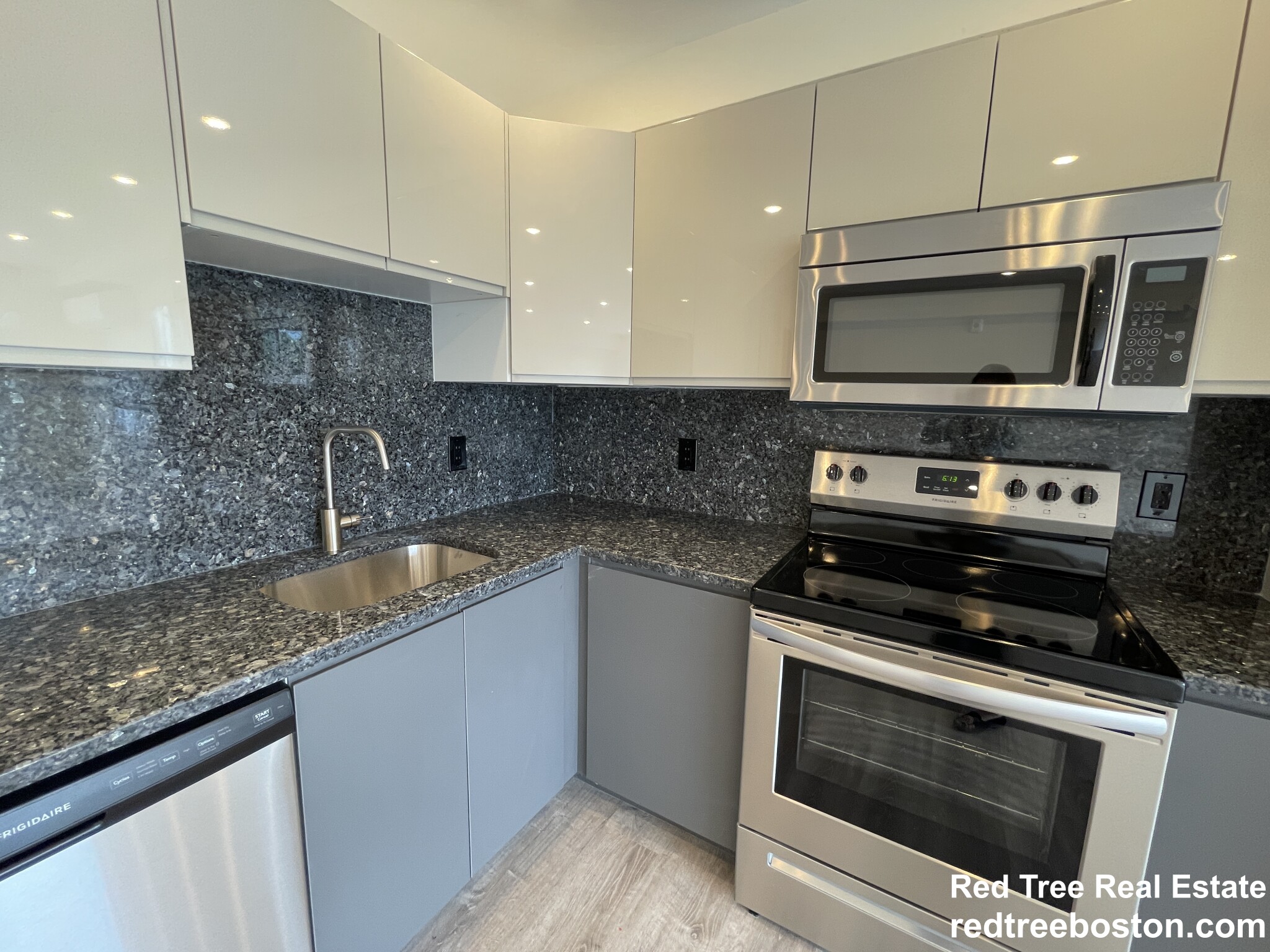 1028 Commonwealth Ave, Fenway