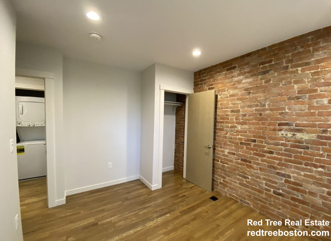 2 Belvidere Pl, Central Square