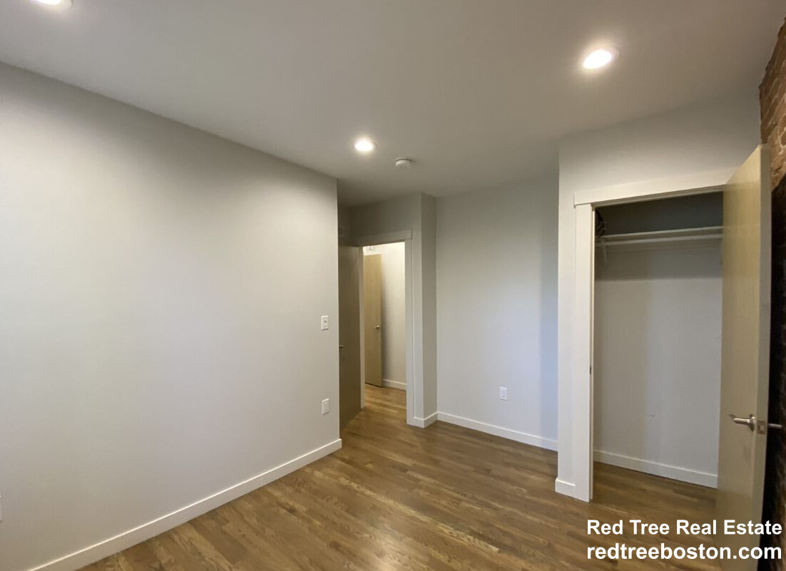 2 Belvidere Pl, Central Square