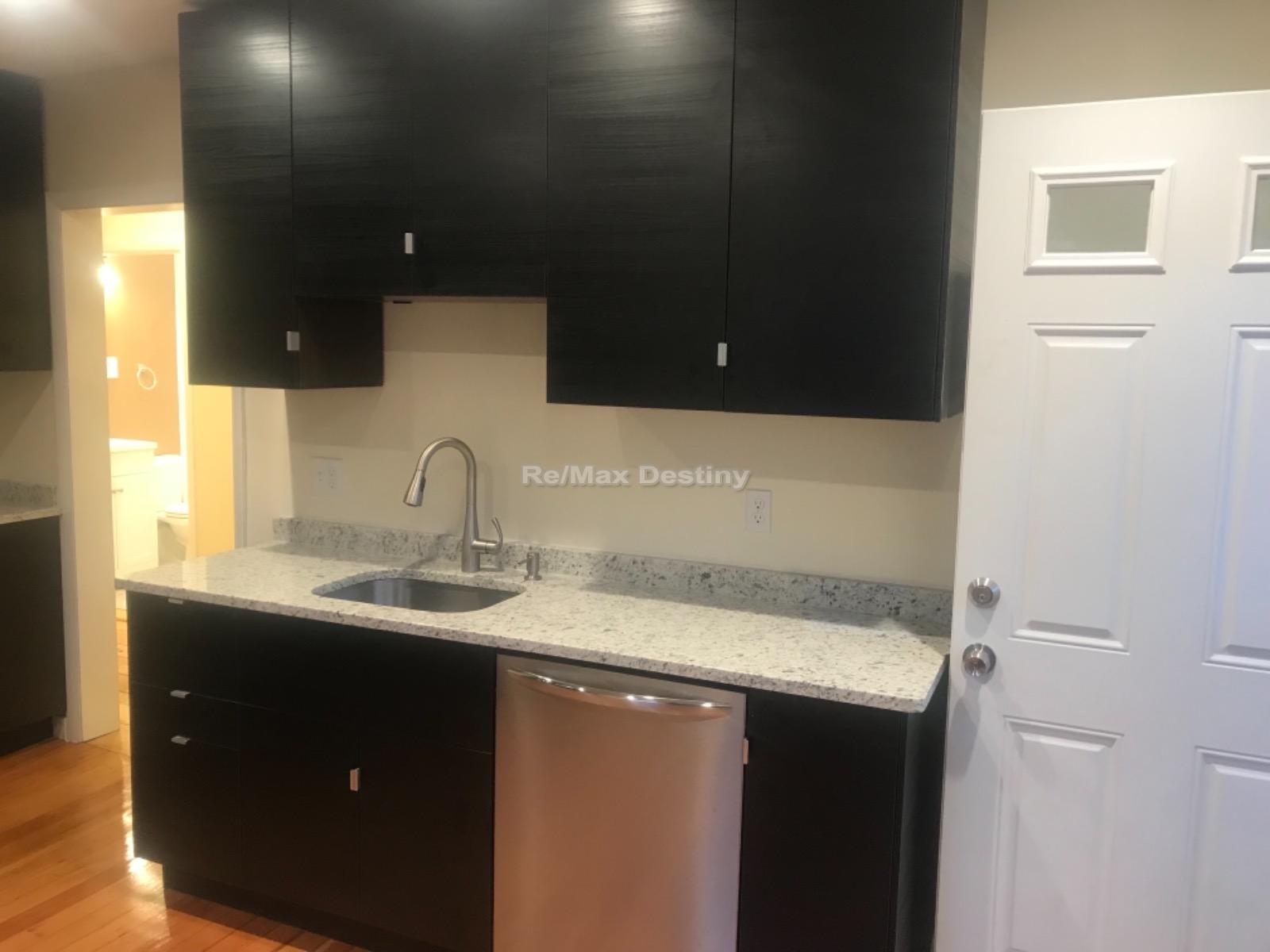 66 Pleasant St, Central Square