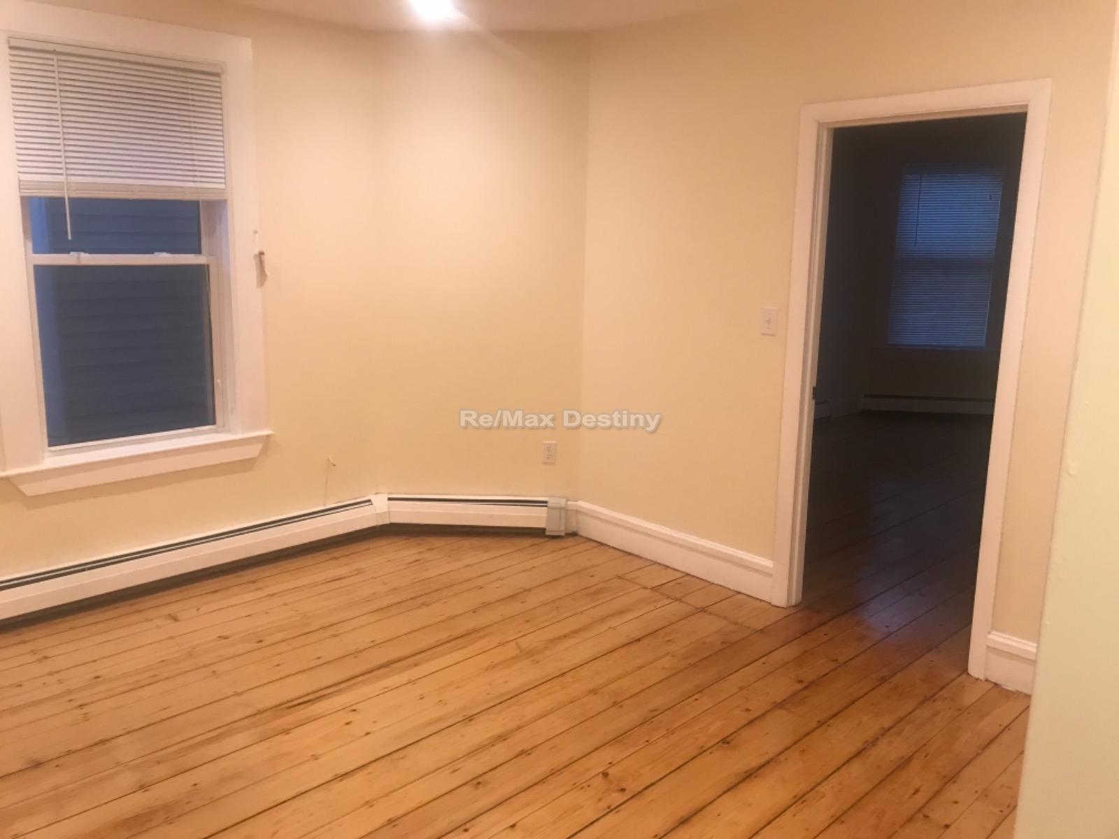 66 Pleasant St, Central Square