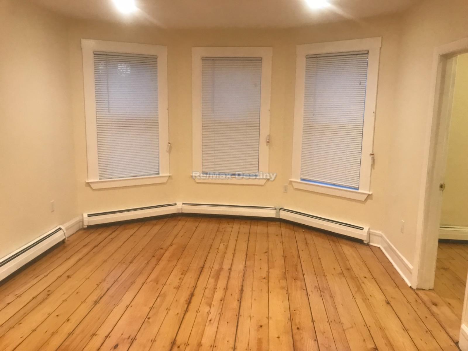 66 Pleasant St, Central Square