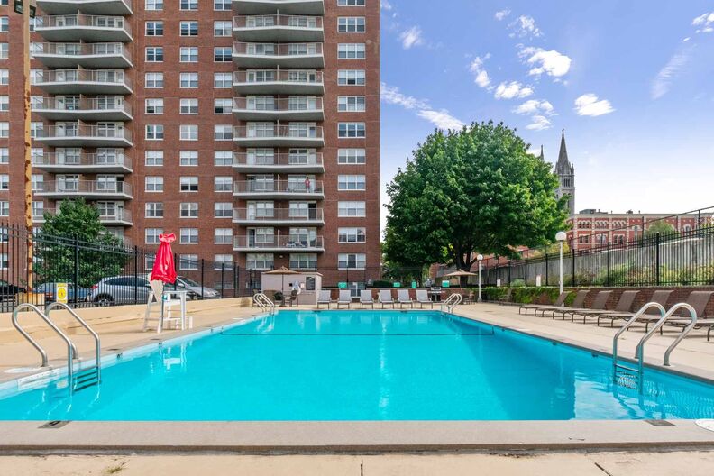 75 Saint Alphnosus, Mission Hill