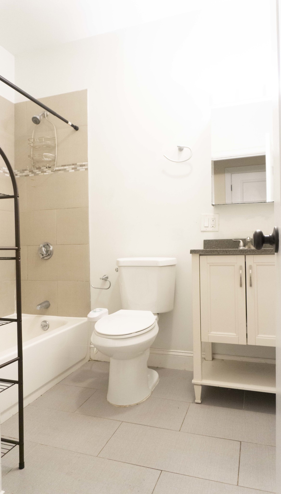 18 Robenson St, Jamaica Plain