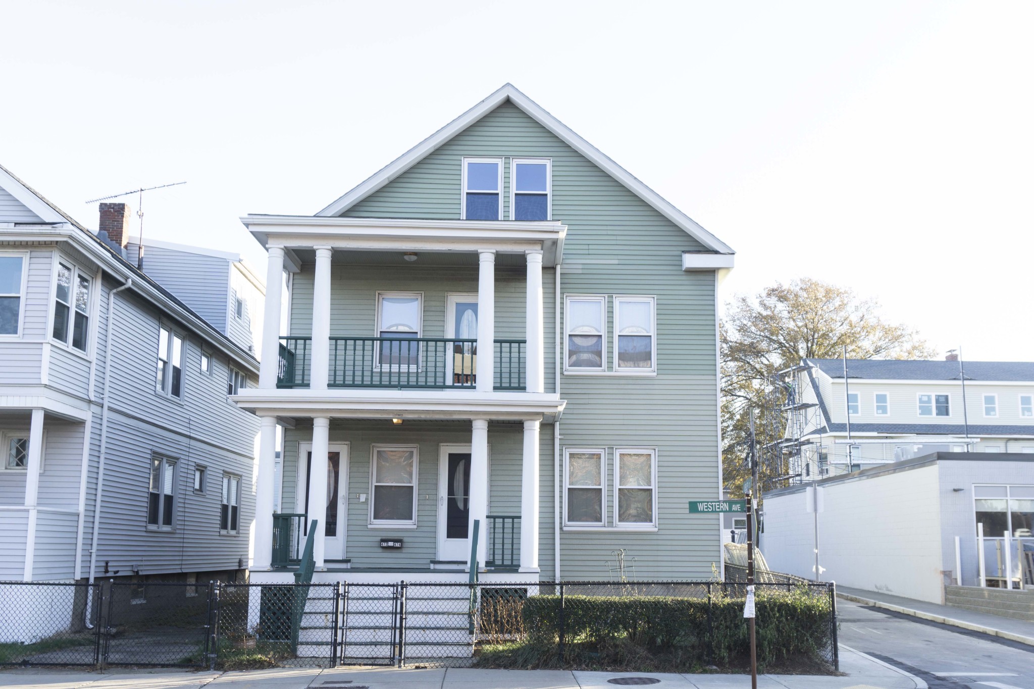 472474 Western Ave, Brighton