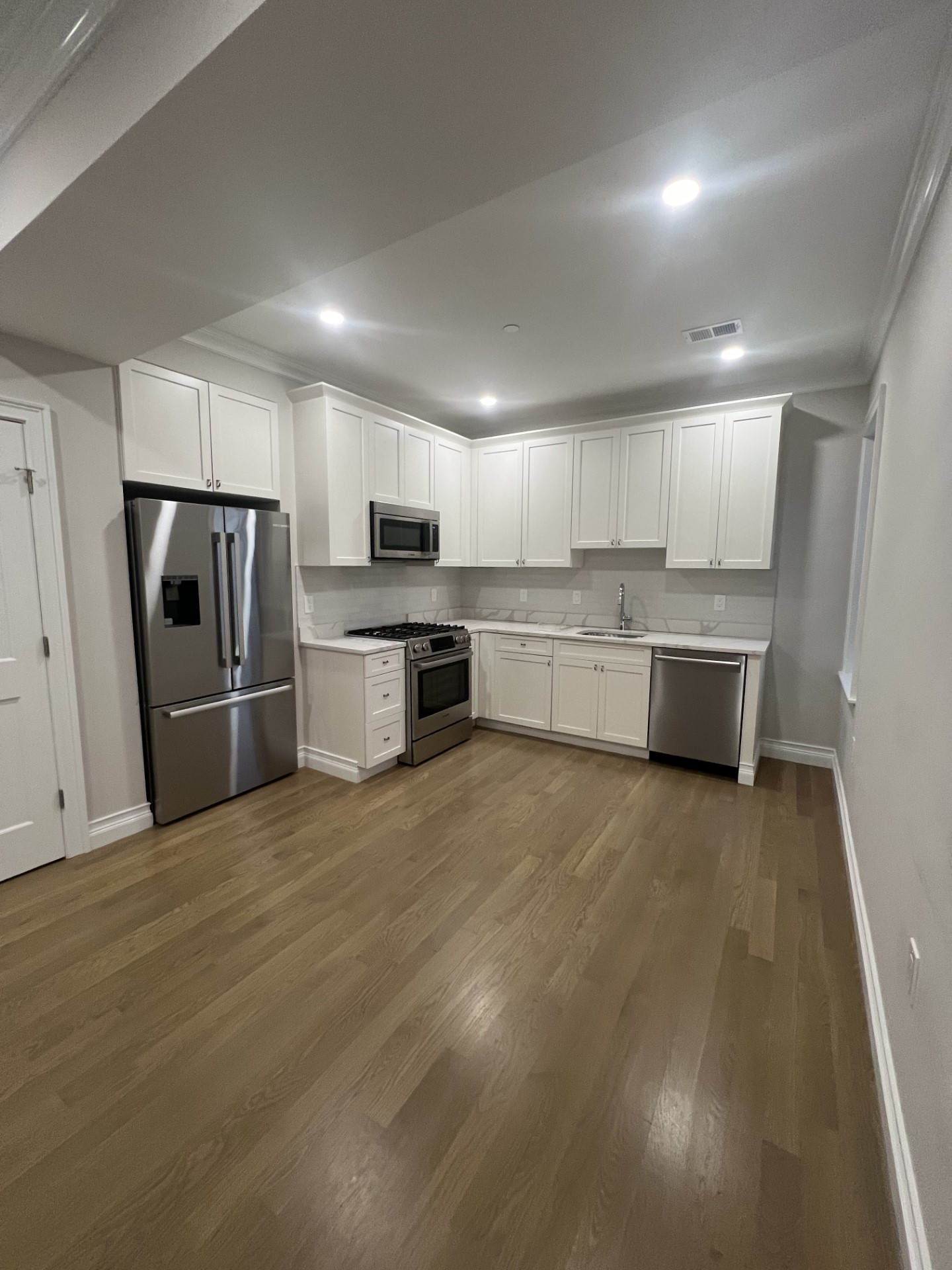 14 Mount Hood Rd, Brighton