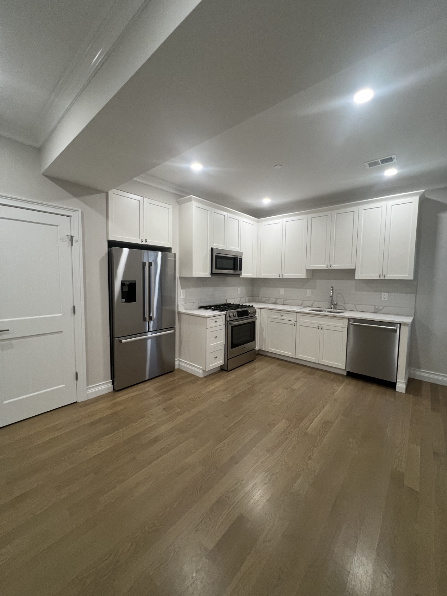 14 Mount Hood Rd, Brighton