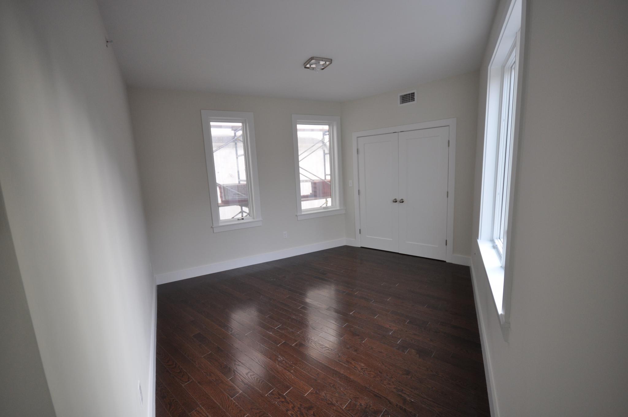 20 Sussex St, Roxbury