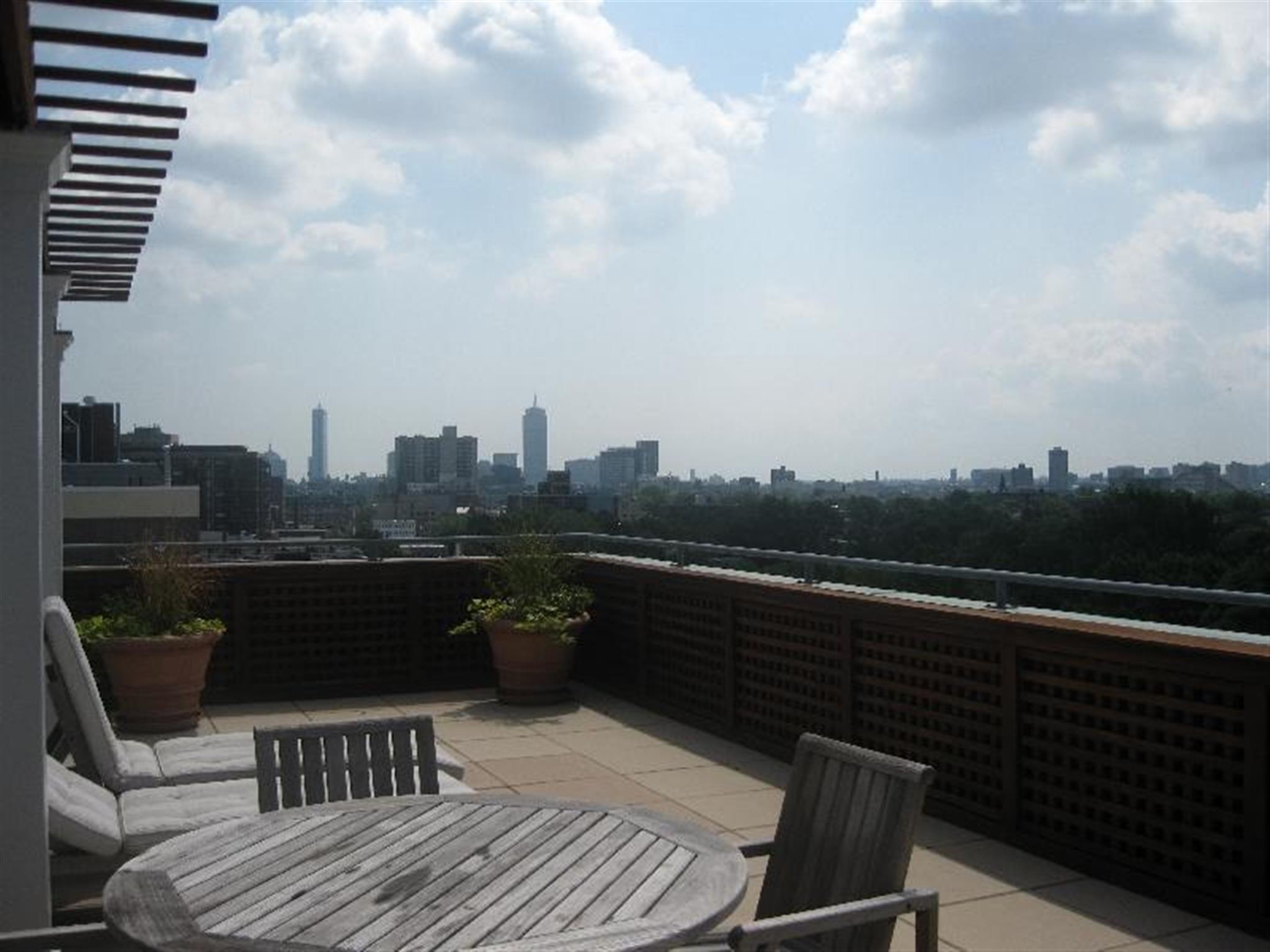 1008 Massachusetts Ave, Harvard Square