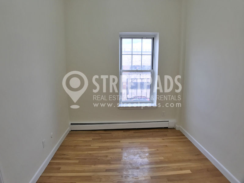 176 North Beacon St, Brighton