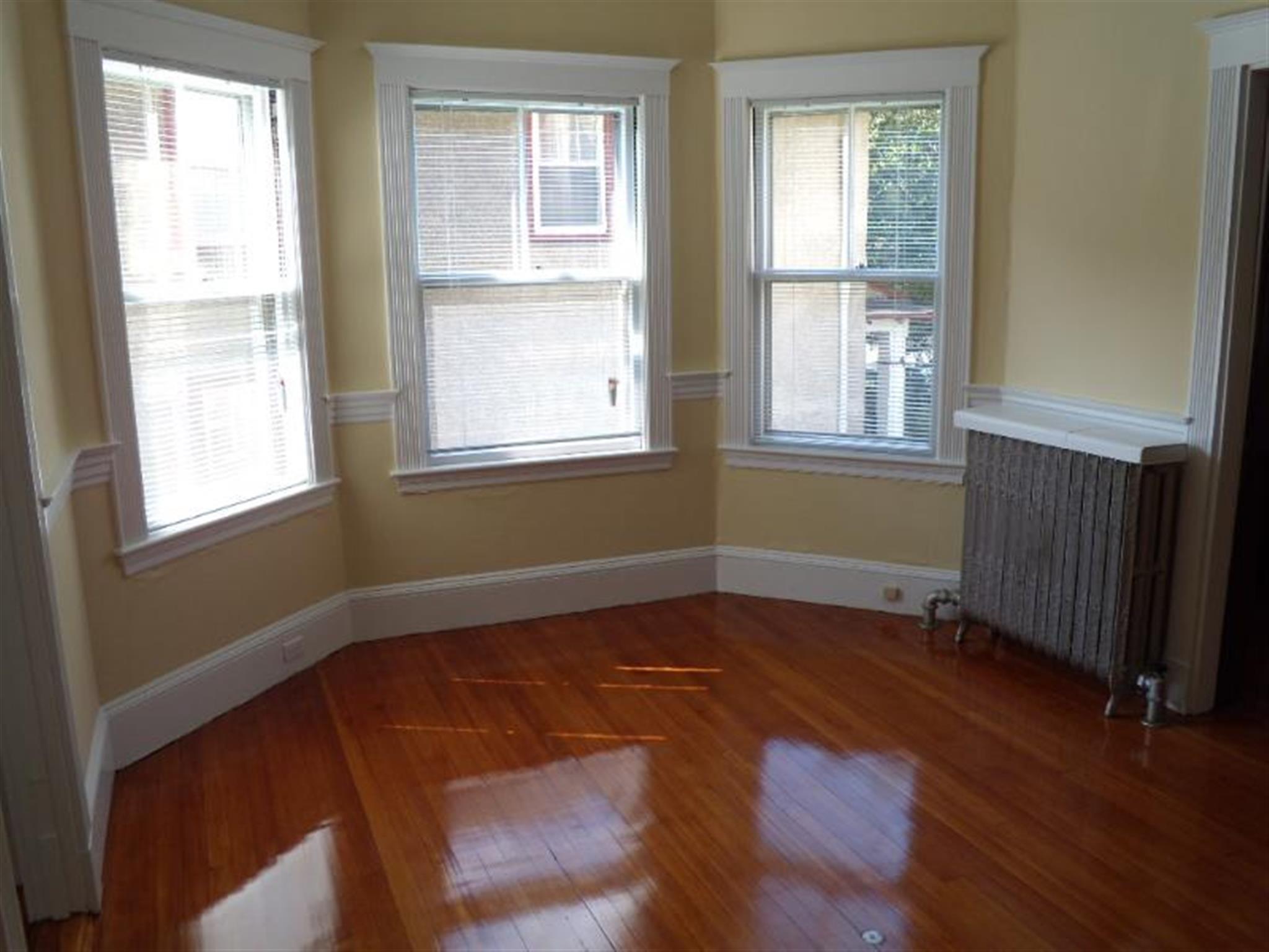 77 College Ave, Davis Square