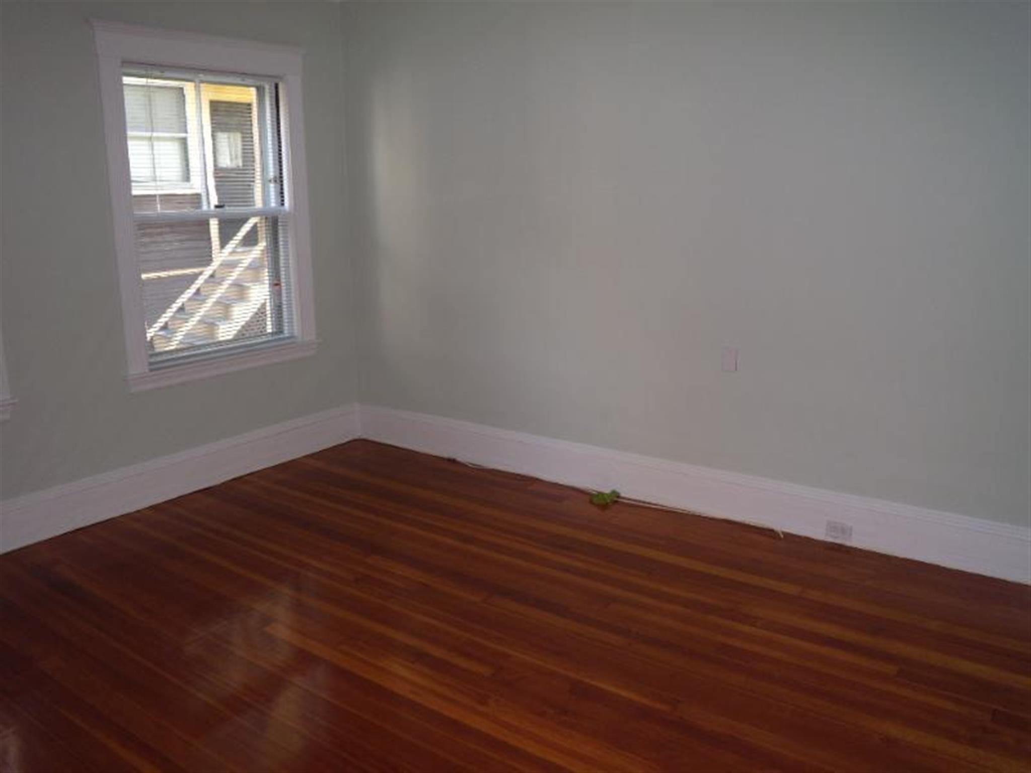 77 College Ave, Davis Square