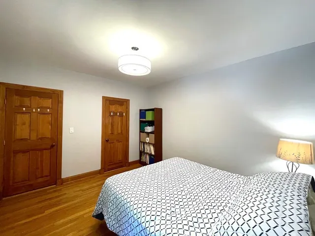 38 Linnaean St, Harvard Square