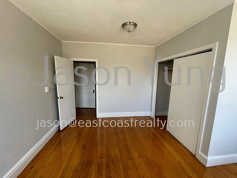 90 Cypress St, Brookline Hills