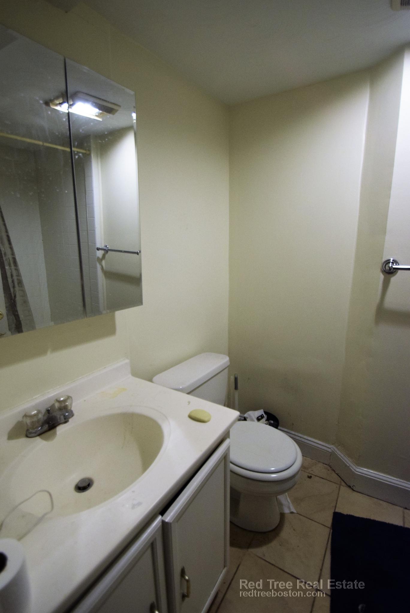 44 Pratt St, Allston