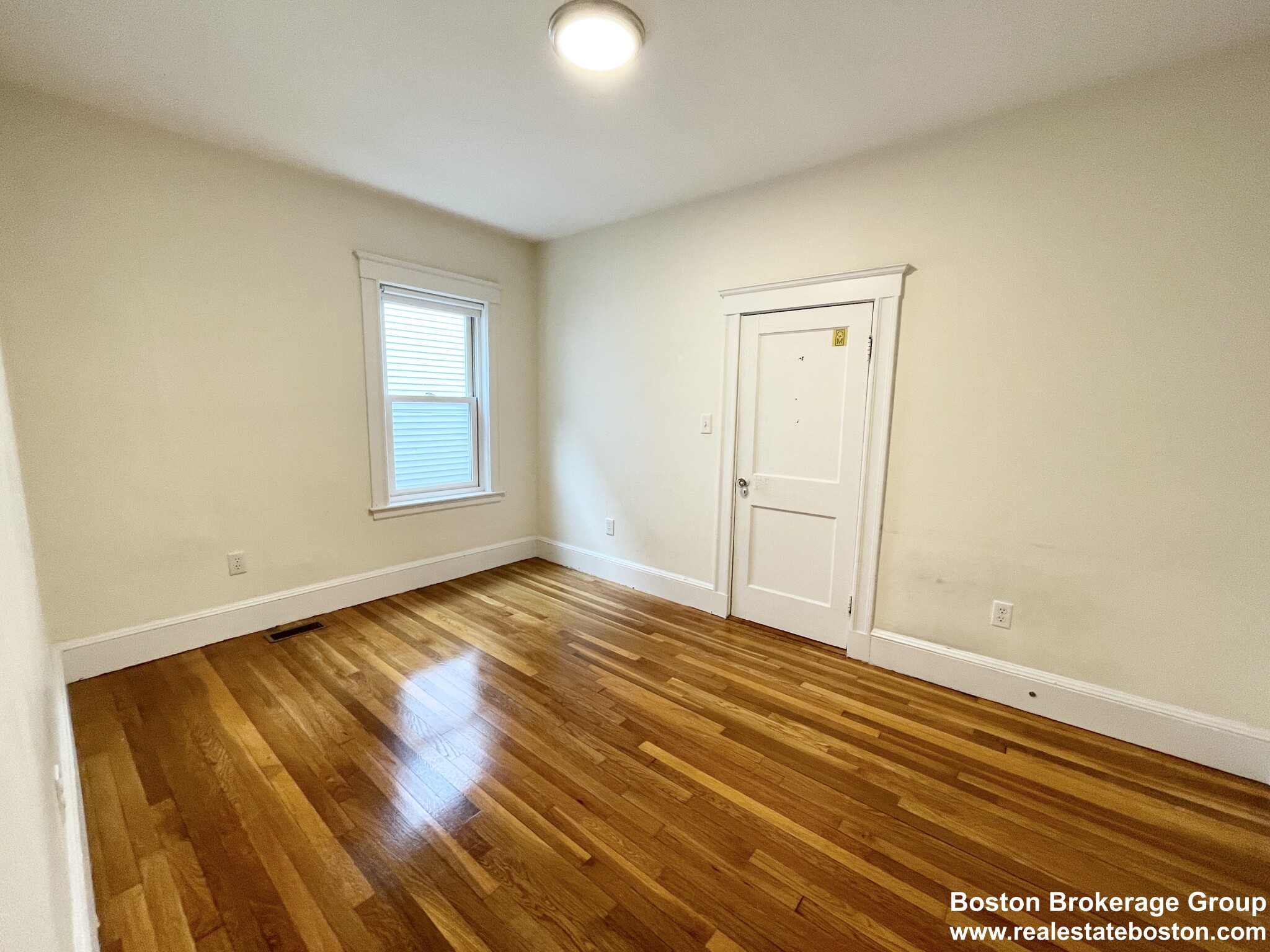 15 Sunset St, Mission Hill