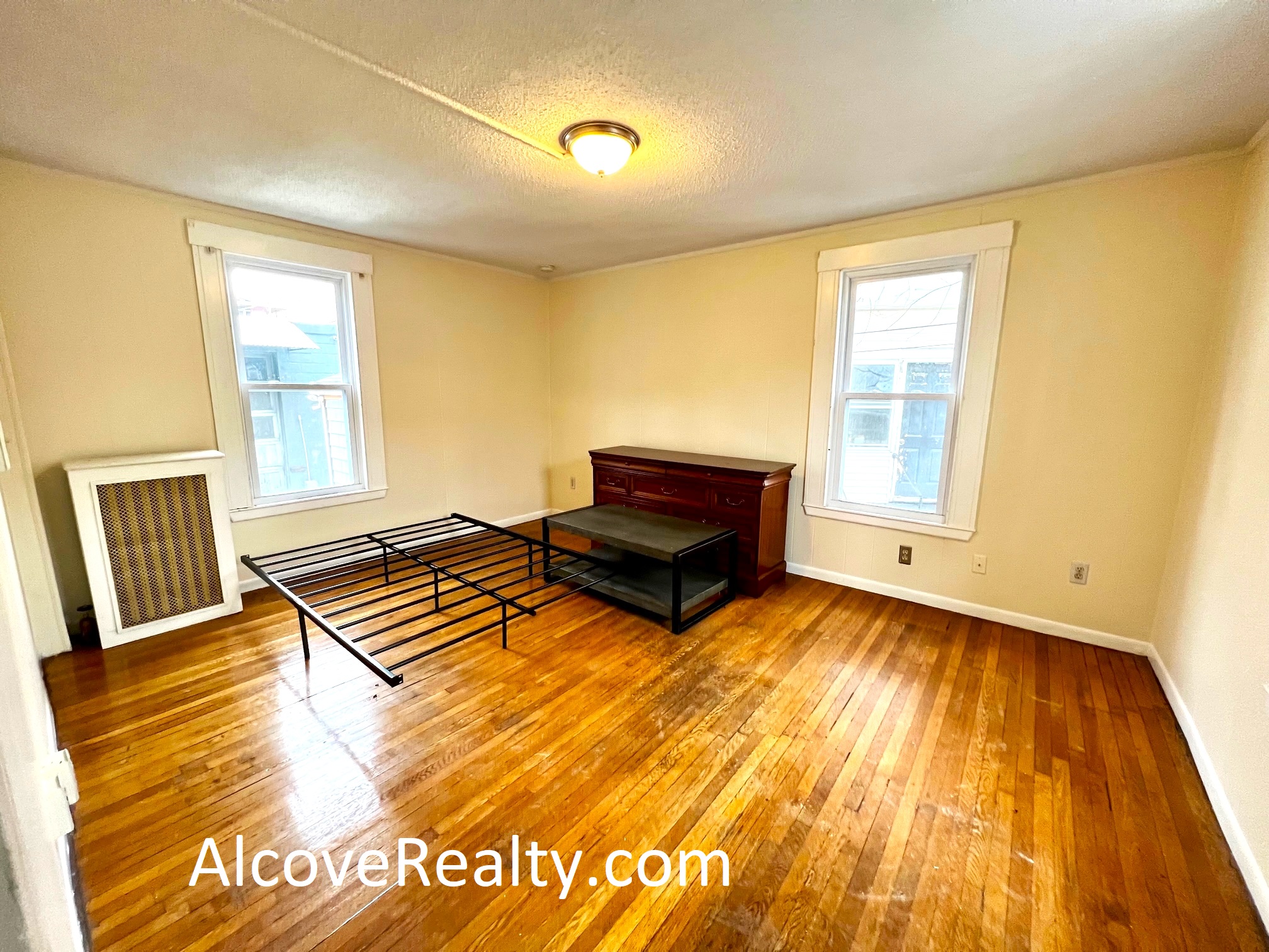 543 Broadway, Magoun Square