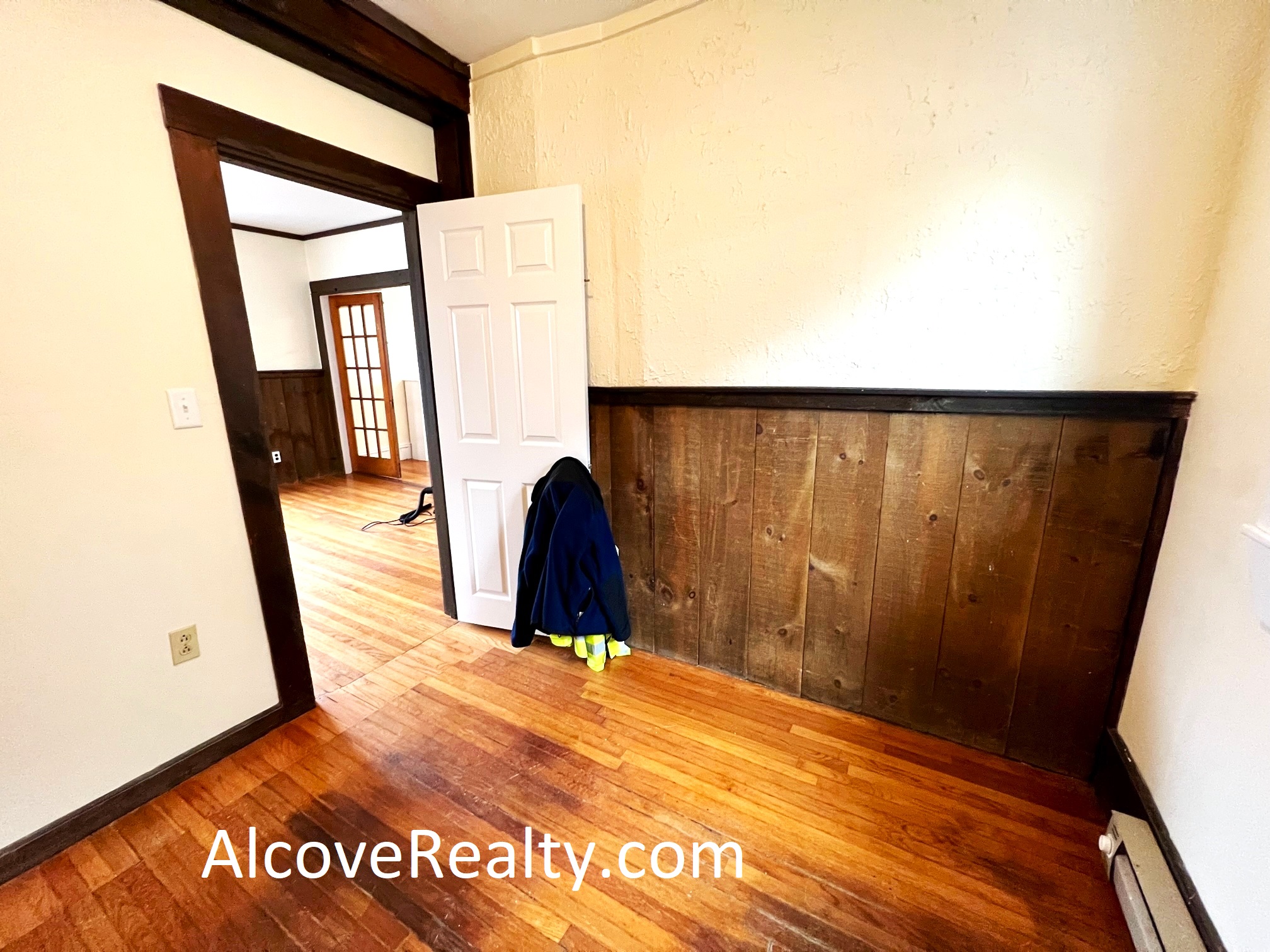 543 Broadway, Magoun Square