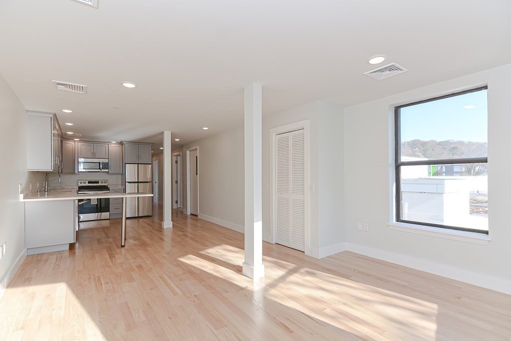 1674 Beacon St, Coolidge Corner