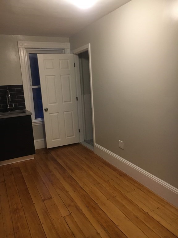 61 Wenham St, Jamaica Plain