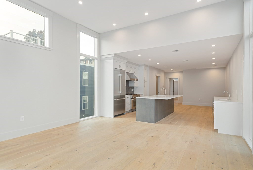 409 7th St, South Boston