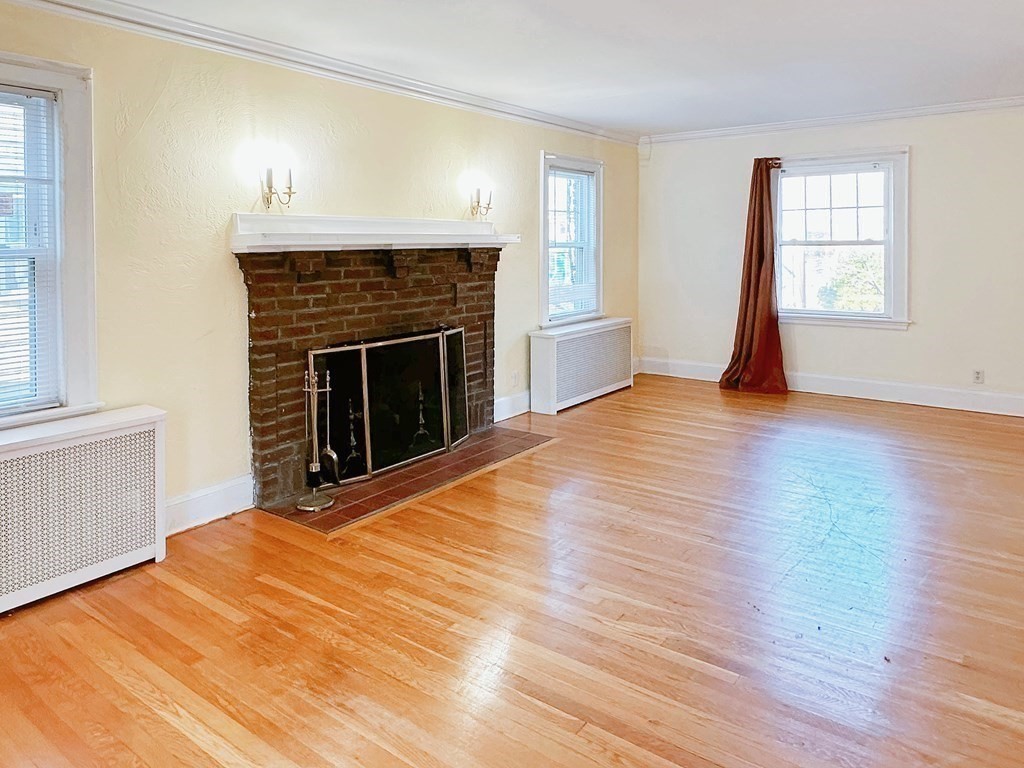 32 Valentine, Arlington