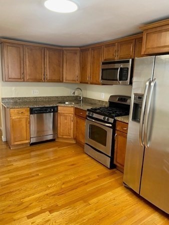 1915 River St, Hyde Park