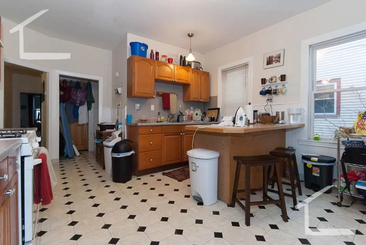 36 Brackett St, Oak Square