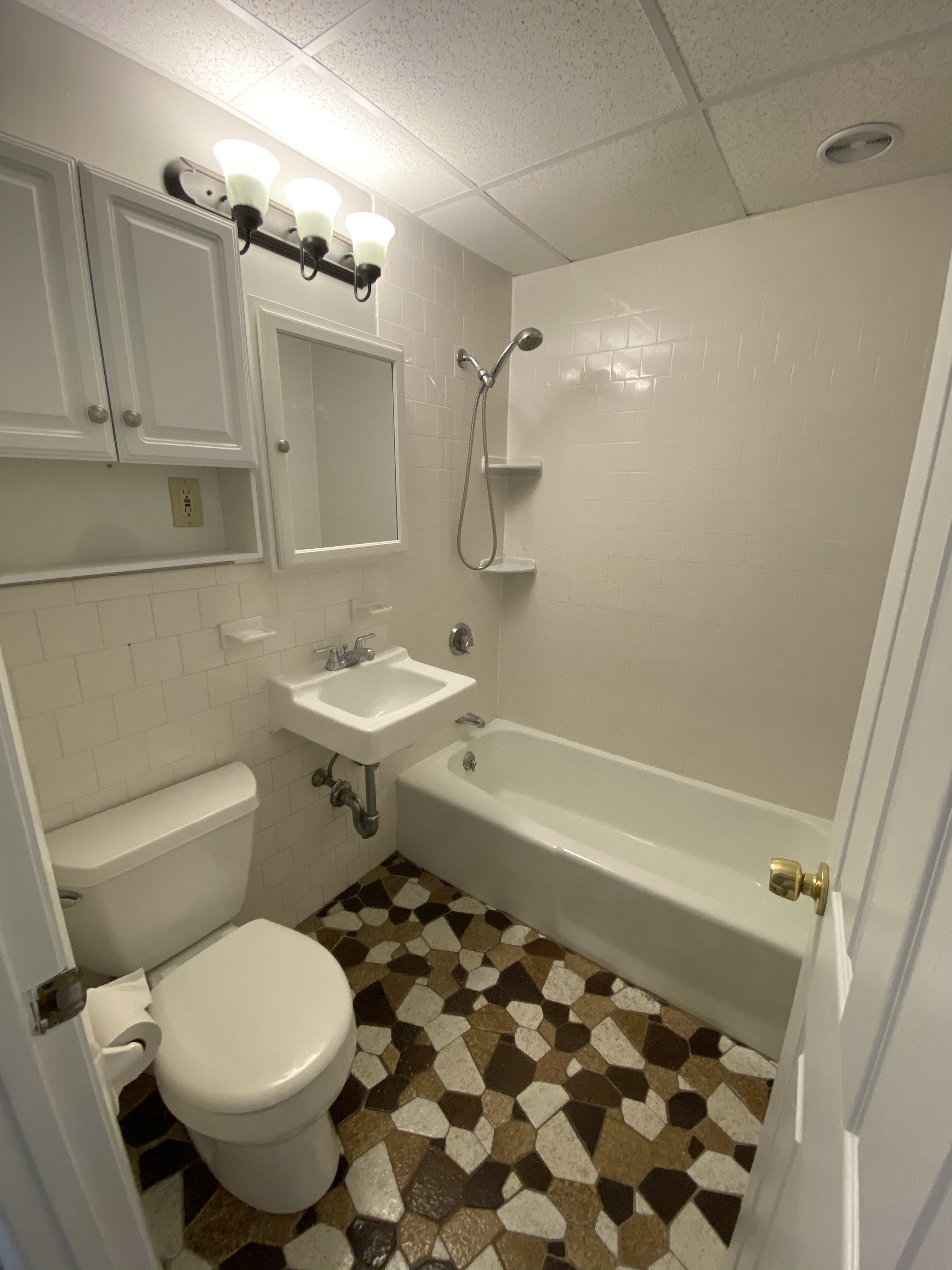 1753 Beacon St, Washington Square