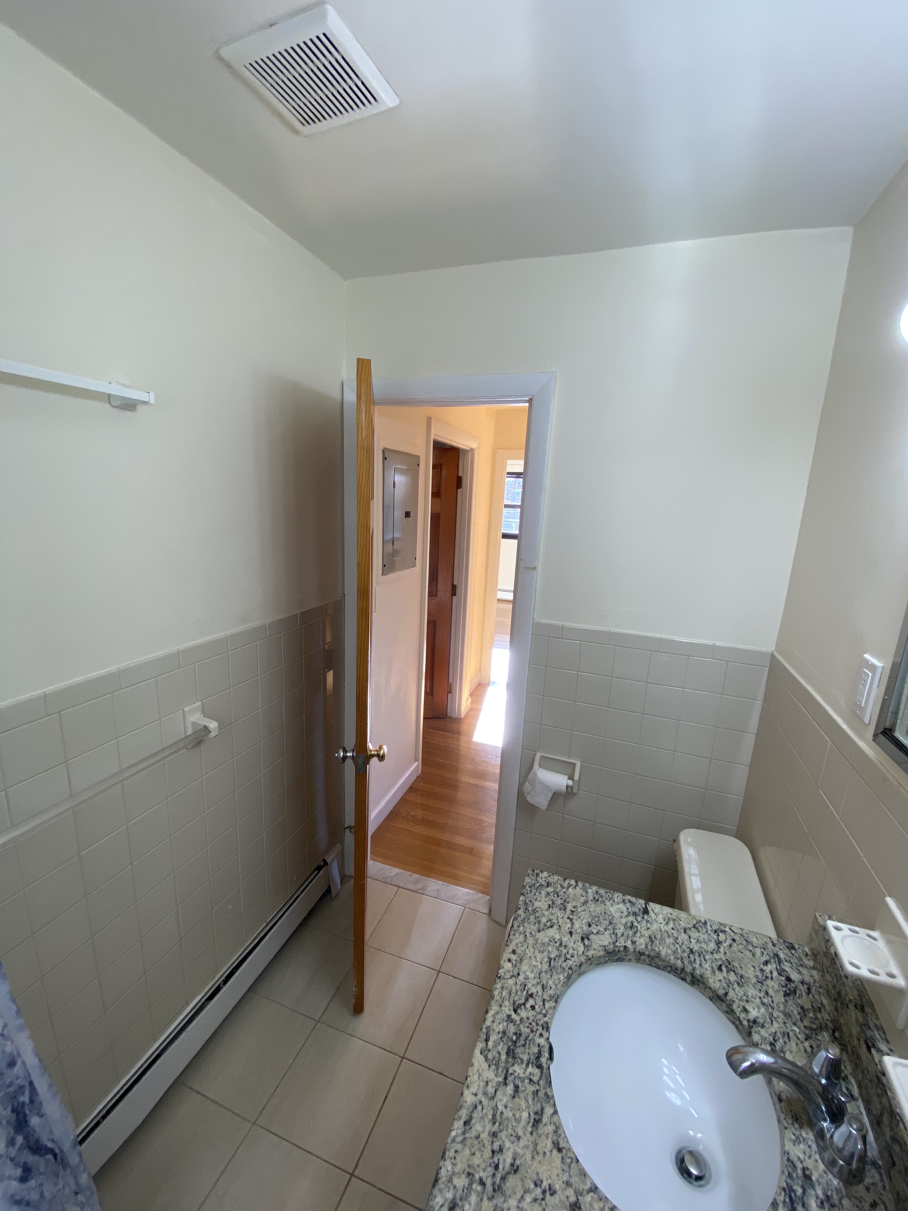 266 Grove St, Auburndale