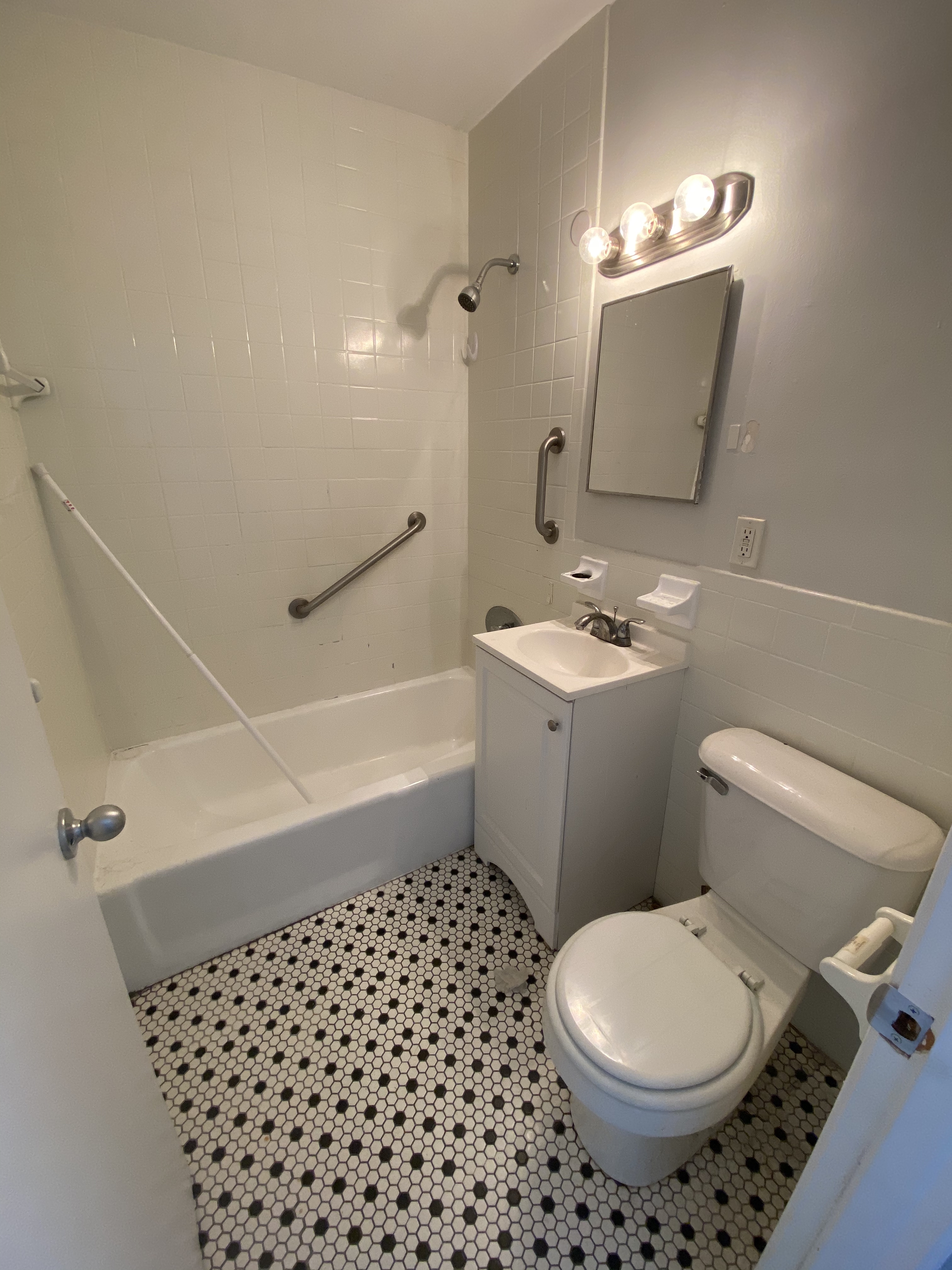 24 Whites Ave, Watertown